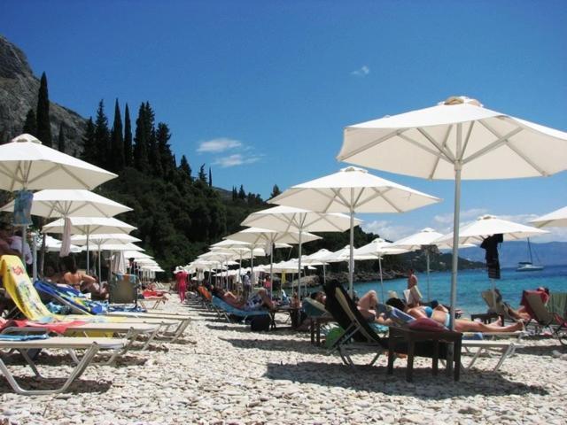 Апартаменты Vasiliki Seamemories Барбати Экстерьер фото